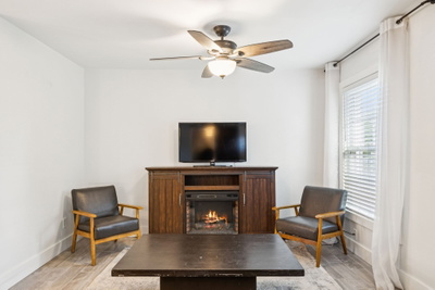 338 Lynn Dr