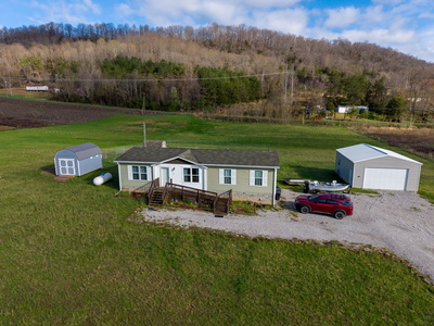 Exterior view of 316 Morris Demps Rd in Sparta, TN