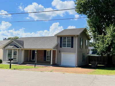 3300 Calais Cir