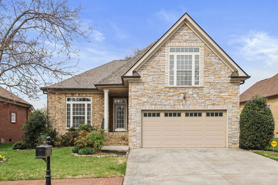 1148 Fairvue Village Ln