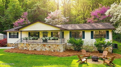 2333 Thorn Grove Pike