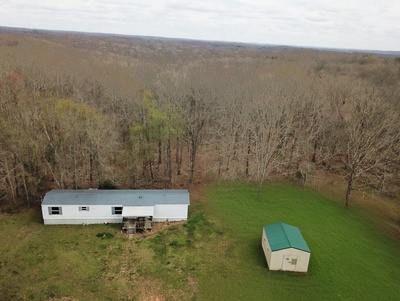 Exterior view of 626 Old Highway 48 in Centerville, TN