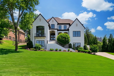 Exterior view of 5 Crooked Stick Ln in Brentwood, TN