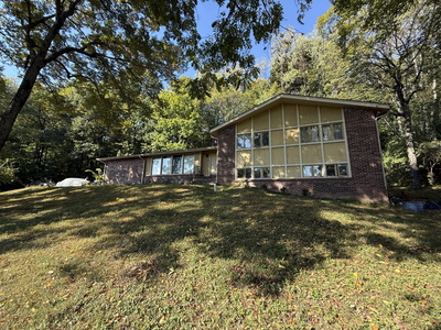 1213 Brentwood Ln