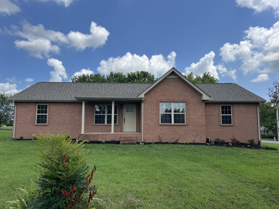 Exterior view of 90 Long Creek Rd in Lafayette, TN
