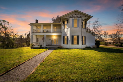 111 College Ave