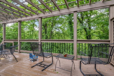 1008 Downey Dr