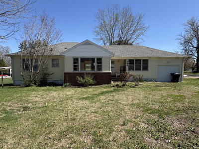 300 Yeager St