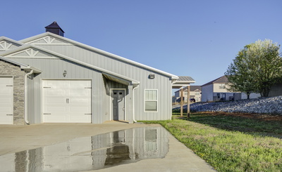 196 BAINBRIDGE DRIVE