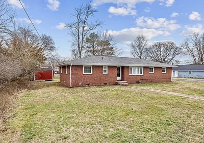Exterior view of 117 Perry St in Centerville, TN