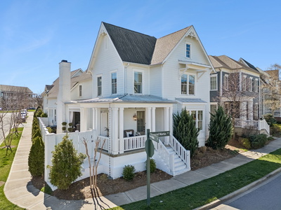 2001 General Martin Ln