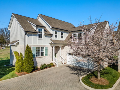 2724 Lakeland Dr