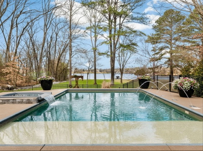 3863 Saundersville Ferry Rd