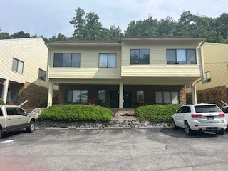 179 Belle Forest Cir