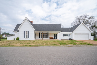 112 N High St