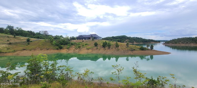 30 Emerald Isle Blvd