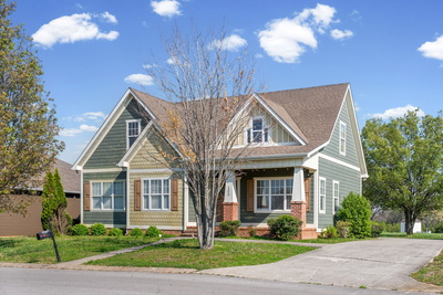 Exterior view of 105 Atlantic Ave in Shelbyville, TN