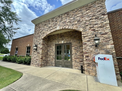 212 N Castle Heights Ave