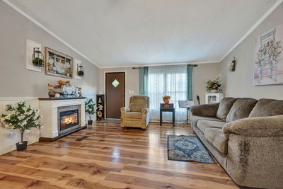 944 Deason Rd