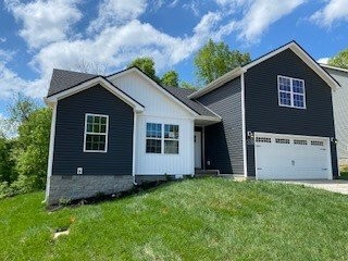 1120 Old Charlotte Trce