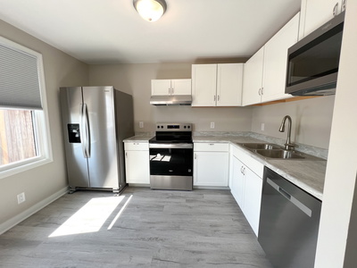 1521 W Knollwood Cir