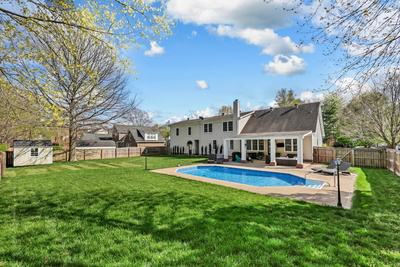 209 Longwood Ln