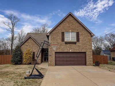 8009 Dave Way