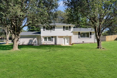 402 Holston Dr