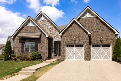 711 Canter Ln