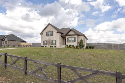 2743 W County Farm Rd