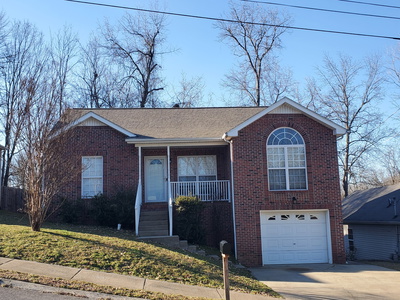 Exterior view of 117 Township Ct in Hendersonville, TN