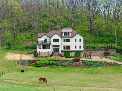Exterior view of 3004 Smith Ln in Franklin, TN
