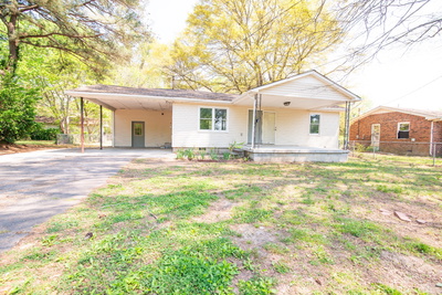 Exterior view of 209 Gentry St in Tullahoma, TN
