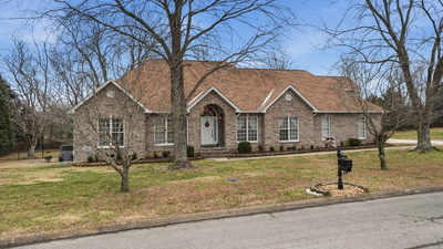Exterior view of 201 Victoria Ct in Tullahoma, TN