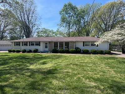112 Maple Dr