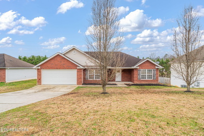 Exterior view of 8126 Broken Rock Lane in Knoxville, TN