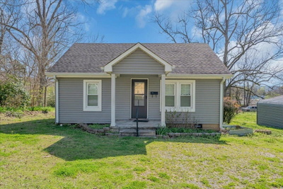 Exterior view of 120 Raulstontown Road in South Pittsburg, TN