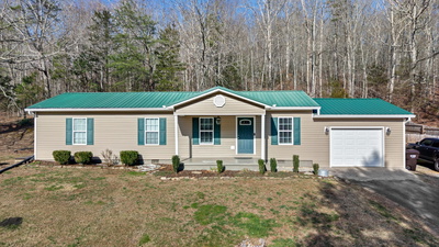 Exterior view of 1009 White Oak Road, NW in Cleveland, TN