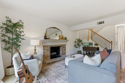 2116 Hobbs Rd