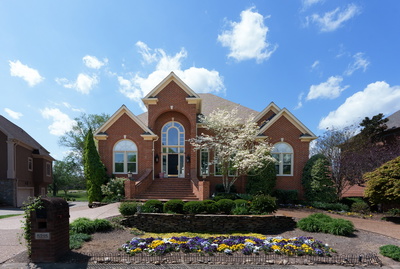 5215 Country Club Dr