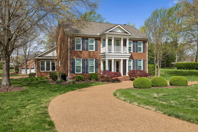 1305 Arrowhead Dr
