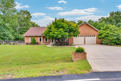 1005 Riverwatch Trce