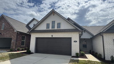 470 W Foxrun