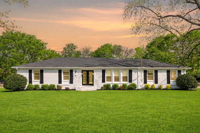 1136 Howell Dr