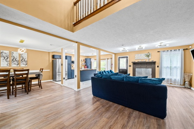 1028 Foxmoor Dr