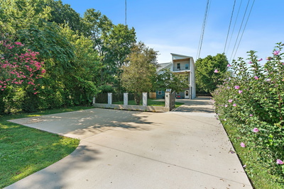 101 Lyle Ln