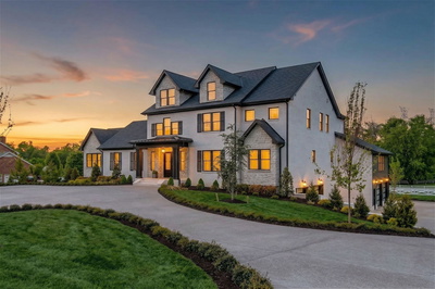 102 Steeplechase Ln