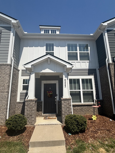 4222 Gandalf Ln