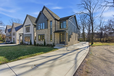 1525 Graybar Ln