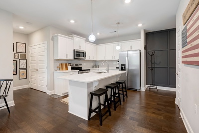 6000 Shadow Green Dr